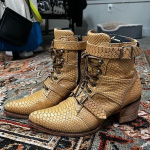 Fauna Freebird Booties